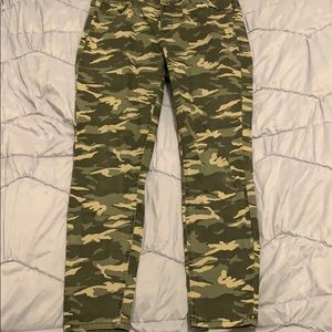 Camo skinny jeans